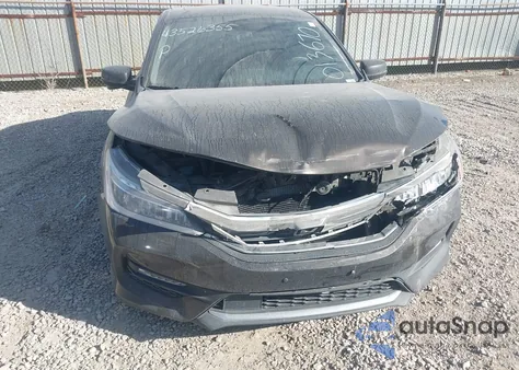 2016 Honda Accord Touring z USA, uszkodzony, nr VIN 1HGCR3F99GA013670